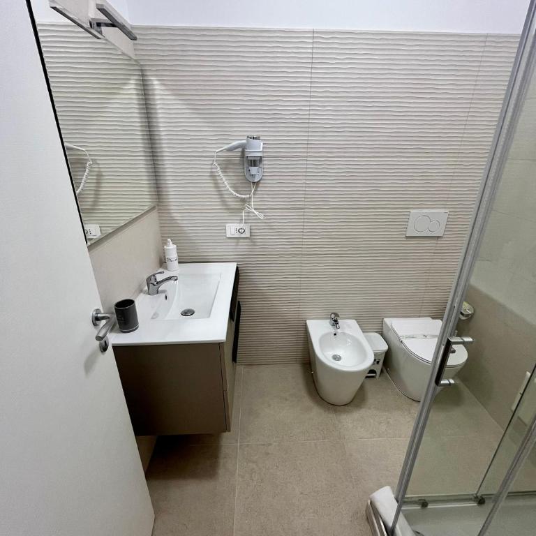 Perla della Riviera - Deluxe King Room - 6