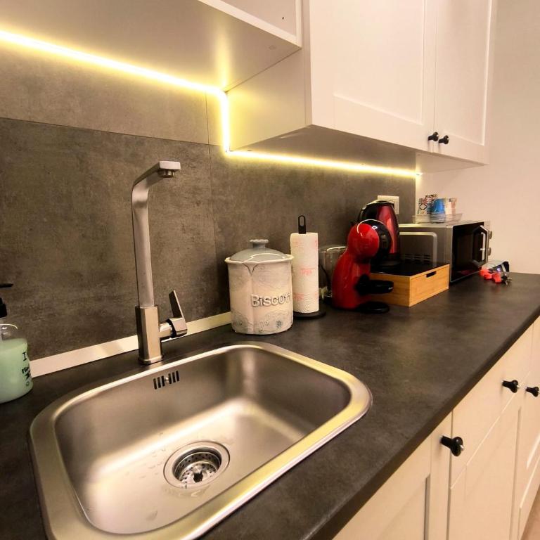 DIMORA NONNA ELENA - Quartieri Spagnoli - Camera Matrimoniale con Bagno Privato - 17