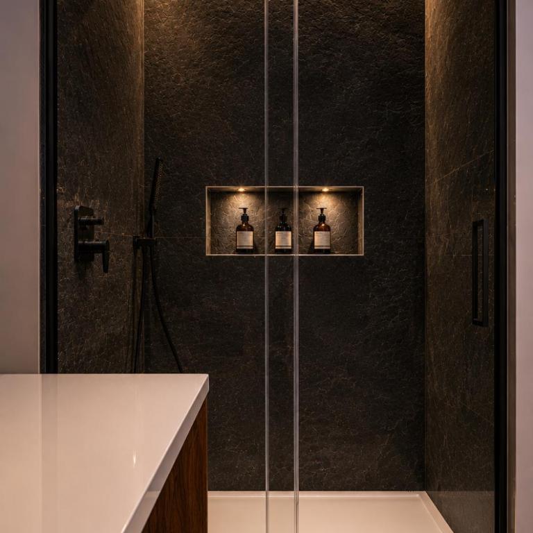 SalvatoreHomes - Luxury in the Centre of Bardolino with Private Jacuzzi & Direct Access to Infinity Pool - Casa Olivia - a 5 Star Luxury Collection at Lake Garda - Apartment with Pool View - 25