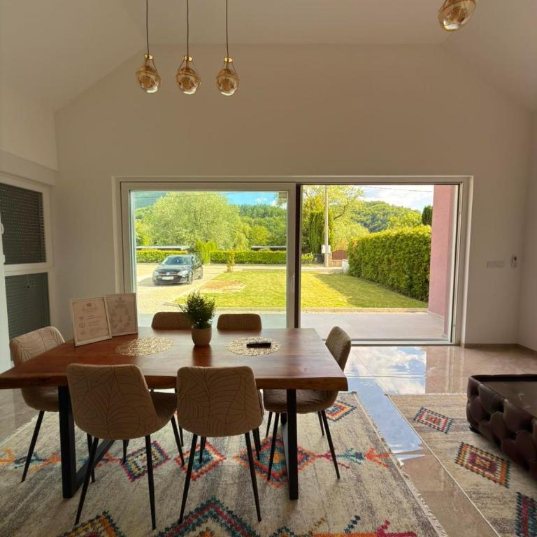 Villa Una Bellevue - Three-Bedroom Villa - 10