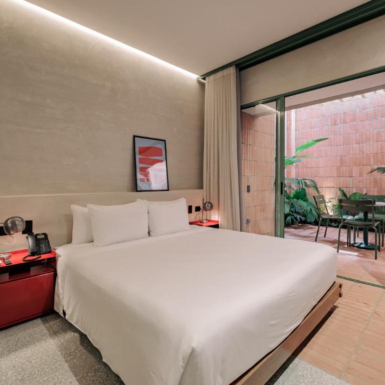 Gres Apartments Medellin - One-Bedroom Apartment with Garden - 3