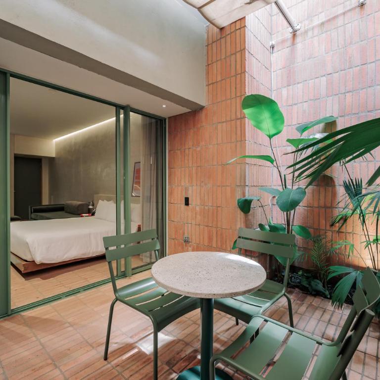 Gres Apartments Medellin - One-Bedroom Apartment with Garden - 11