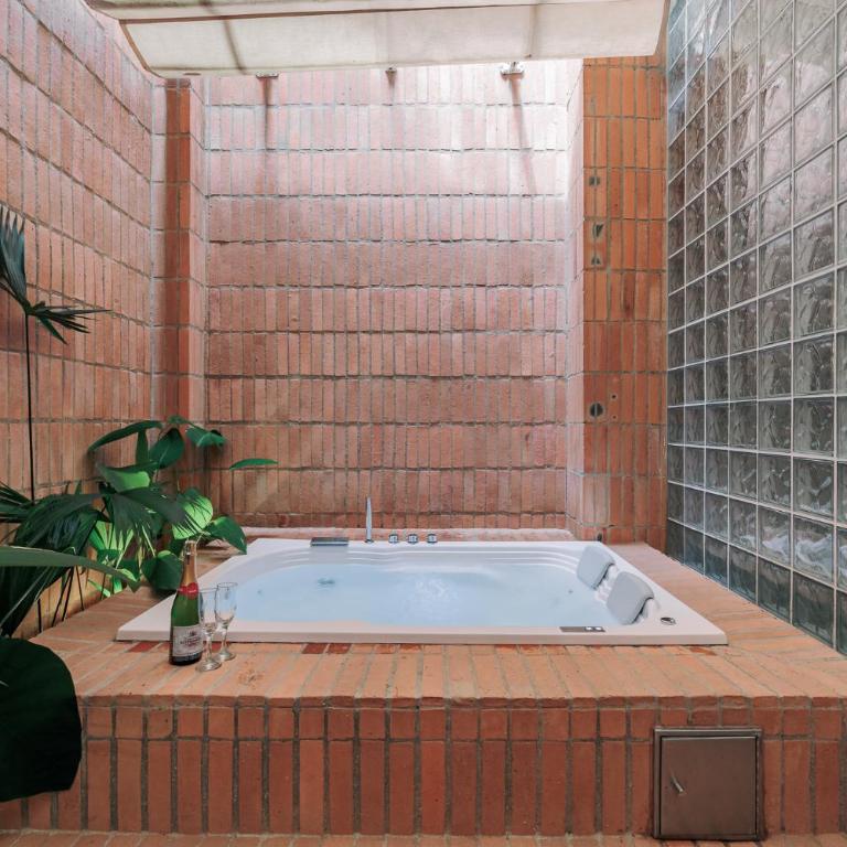 Gres Apartments Medellin - One-Bedroom Apartment with Garden - 16