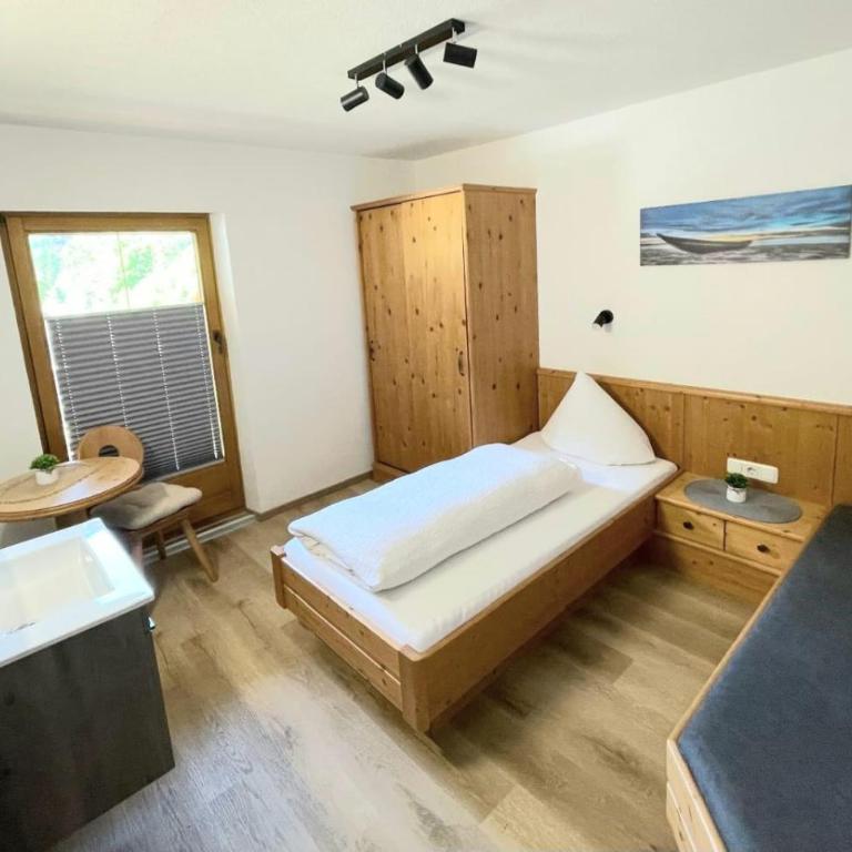 Landhaus Bliem - Apartment mit 3 Schlafzimmern und Dusche - 21