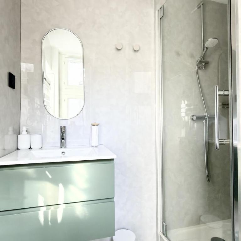 Vibrant Pigalle & Moulin Rouge, Red Light District - Appartement 2 Chambres Deluxe - 4