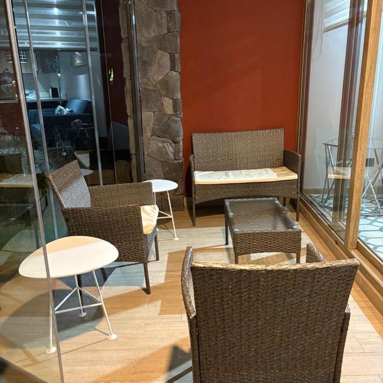 Departamento, piscina temperada y estacionamiento a pasos del centro de Pucón - Apartamento de 2 dormitorios - 24