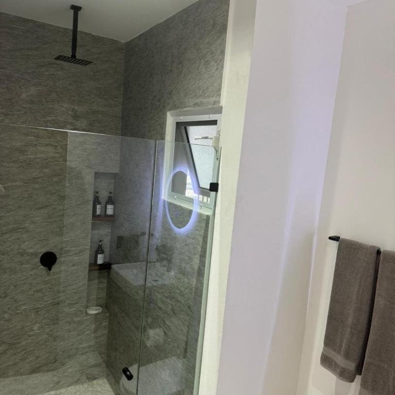 Central 40, 2 bdr Penthouse, Jacuzzi privado - Two-Bedroom Apartment with Balcony and Terrace - 9