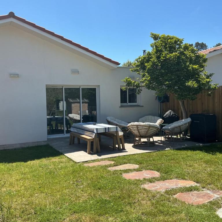 Maison de vacances Helios - Three-Bedroom House - 6