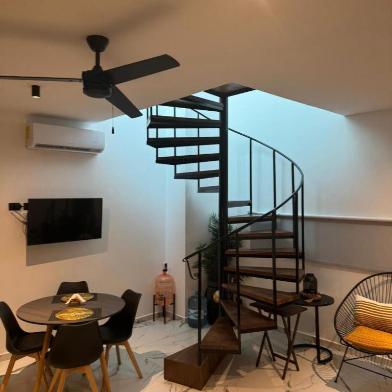 Central 40, 2 bdr Penthouse, Jacuzzi privado - Two-Bedroom Apartment with Balcony and Terrace - 32