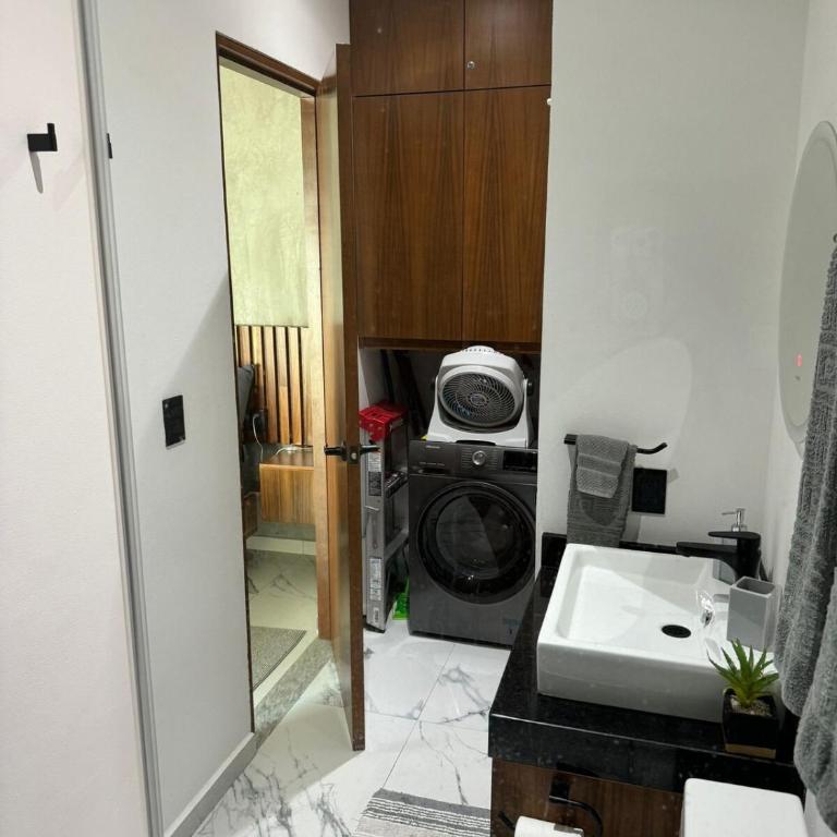 Central 40, 2 bdr Penthouse, Jacuzzi privado - Two-Bedroom Apartment with Balcony and Terrace - 39