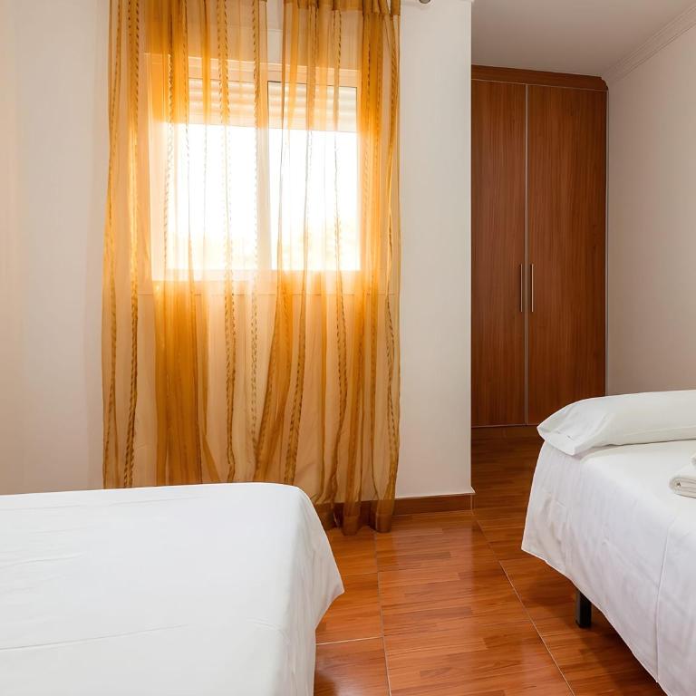 Apartamentos Tranquilos Conil Facil Aparcamiento con patio interior solo capetamos familias y parejas - Appartement - 6