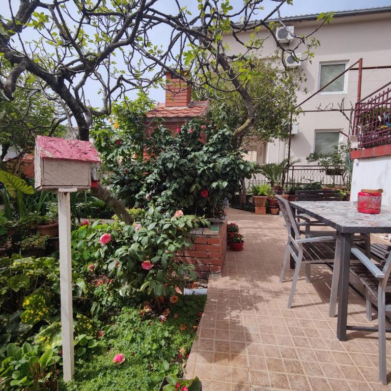 Apartments Gabi&Zdenka Tivat - One-Bedroom Apartment with Garden View - 27