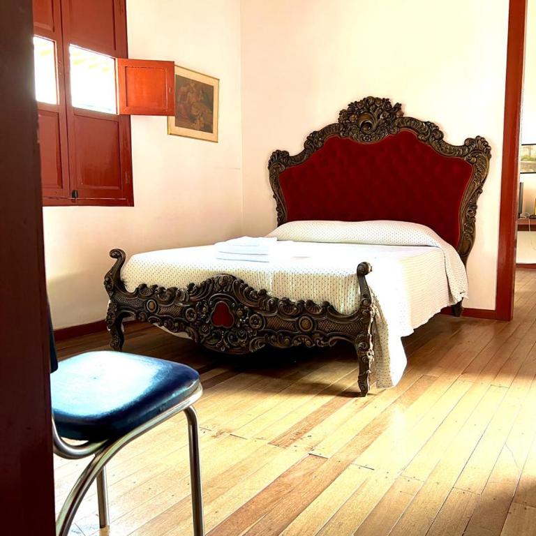 Colonial house next to the park and Madre Laura - Casa de 5 dormitorios - 2