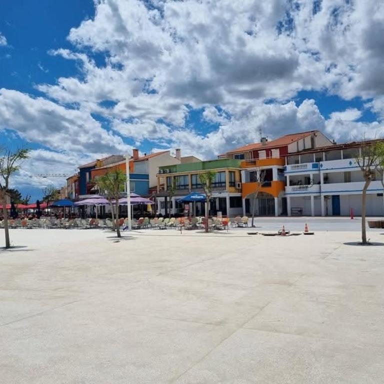 Appart T2 - 4 pers - VILLAGE - 200m de la plage - Appartement 1 Chambre - 16