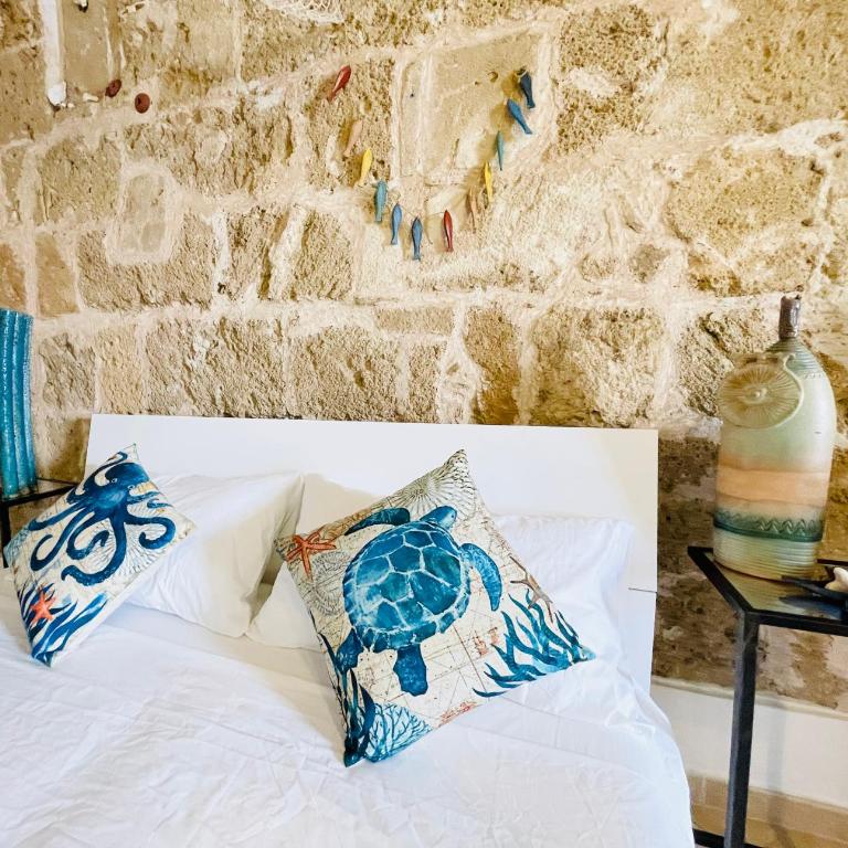 Catalan Art Room Studio Apartment - One-Bedroom Apartment - 18