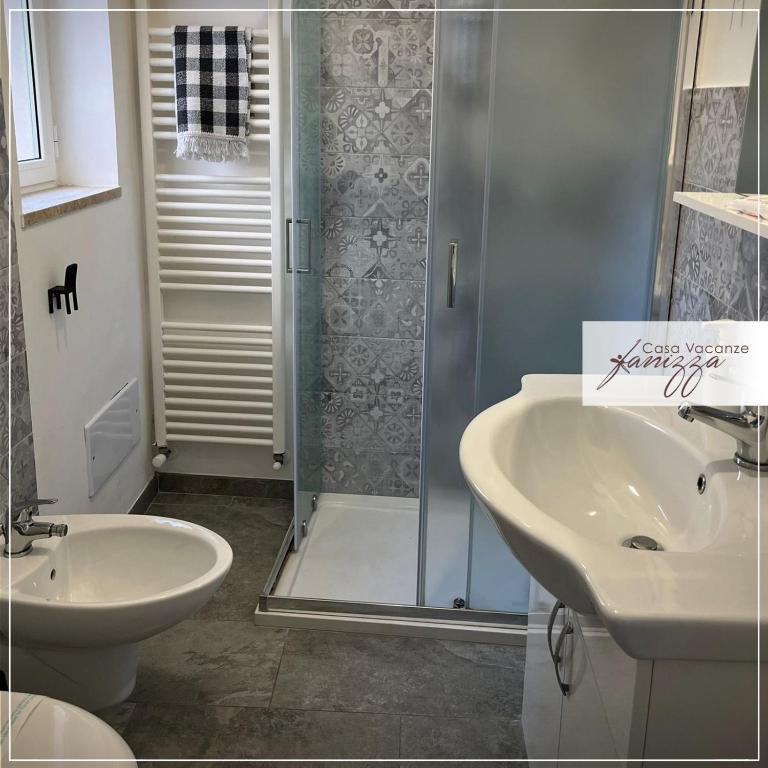Rebecca e Sofia Stone House affittacamere - Quadruple Room with Private Bathroom - 11