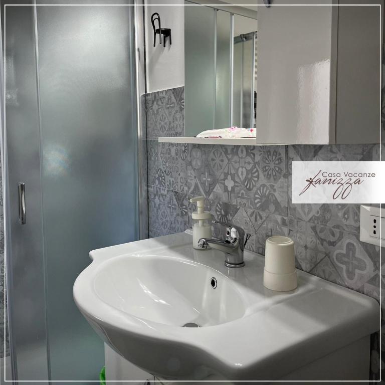 Rebecca e Sofia Stone House affittacamere - Quadruple Room with Private Bathroom - 13