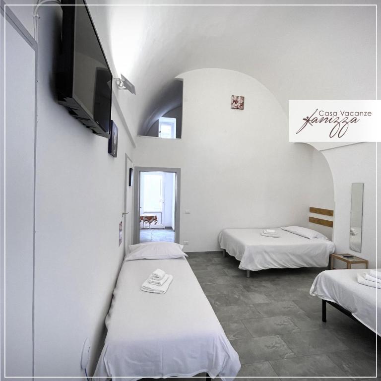 Rebecca e Sofia Stone House affittacamere - Chambre Quadruple avec Salle de Bains Privative - 12