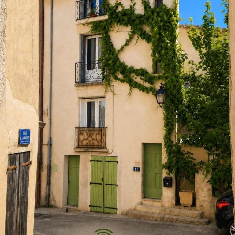 Appartement 2 chambres avec terrasse & parking gratuit Centre Malaucène, Mont Ventoux - Appartement 2 Chambres - 3