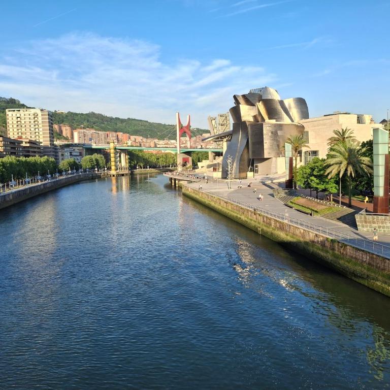 Apart con posibilidad parking con 3 dormitorios y 2 baños para 5 personas - Three-Bedroom Apartment - 39