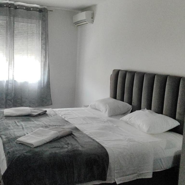 stan KEAN - One-Bedroom Apartment - 3