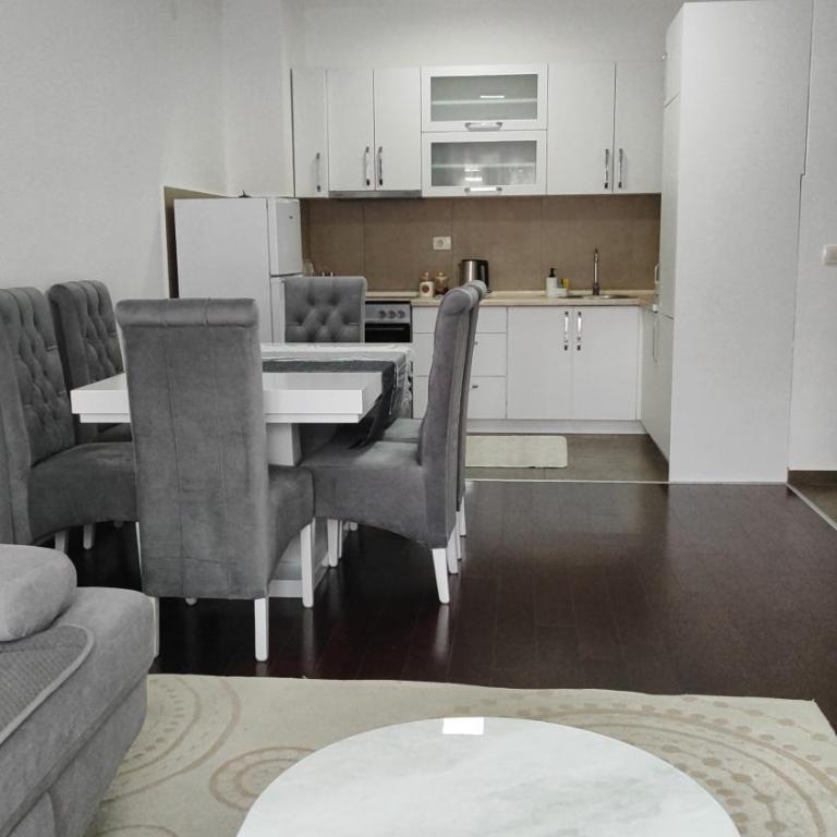 stan KEAN - One-Bedroom Apartment - 4