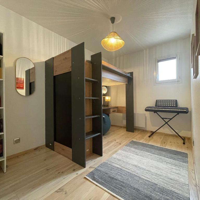 T4 cosy 80 m2 - piscine et terrasse - vue dégagée - Appartement 3 Chambres Premium avec Balcon - 20