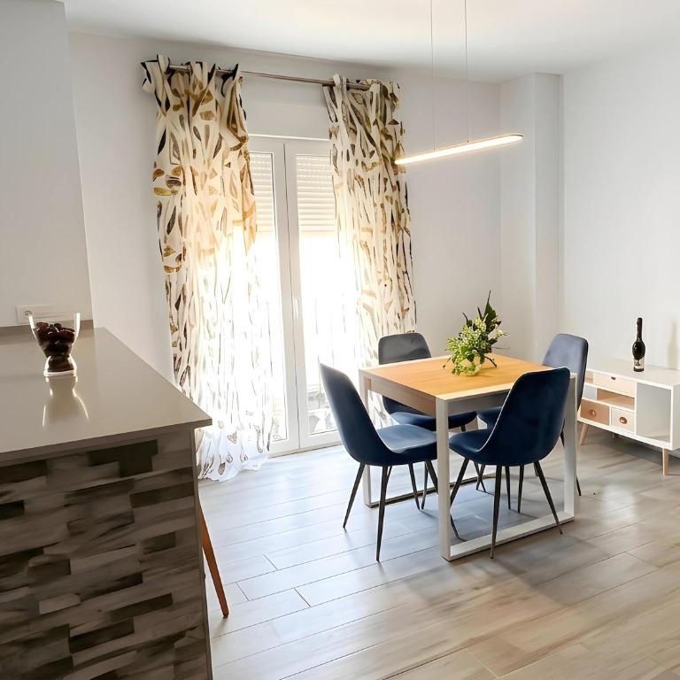 Apartamentos Zona centrica Conil solo alquilamos a parejas y familias - Appartement - 2