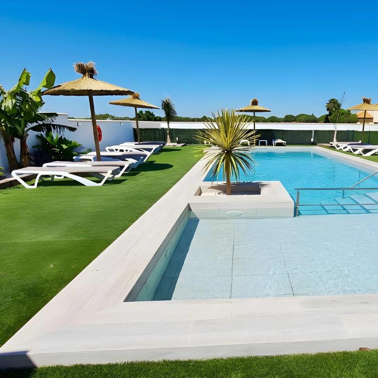 Apartamento con piscina compartida y parking gratis cerca de Tartessus - Apartment - 1