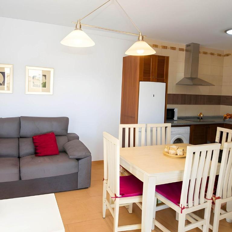 Apartamento con piscina compartida y parking gratis cerca de Tartessus - Apartment - 10
