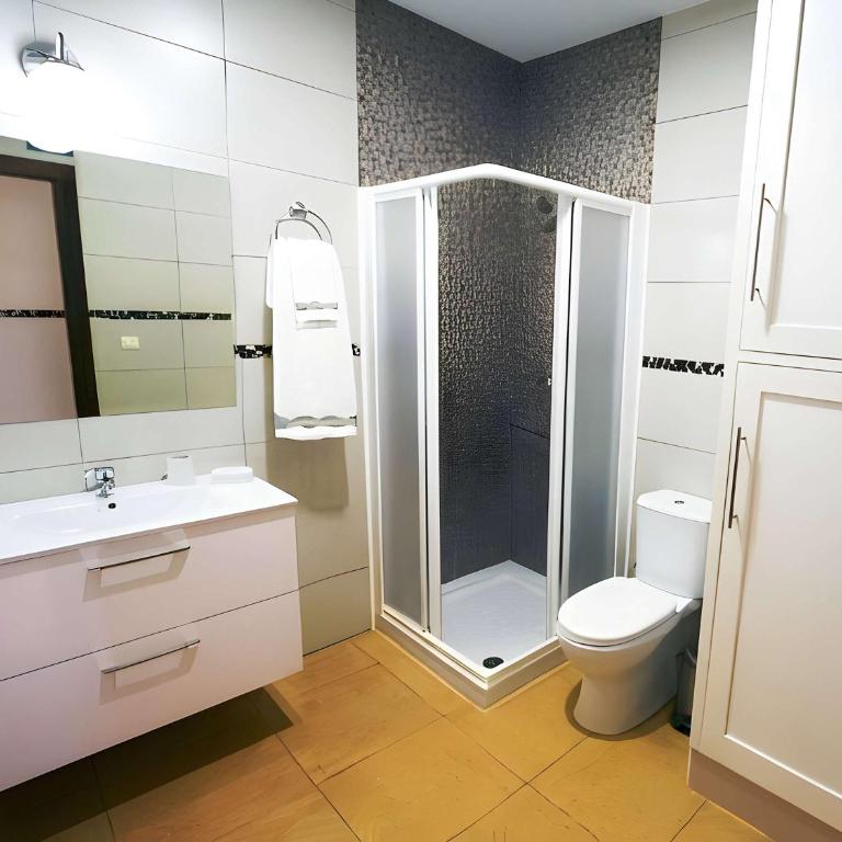 Apartamento con piscina compartida y parking gratis cerca de Tartessus - Apartment - 17