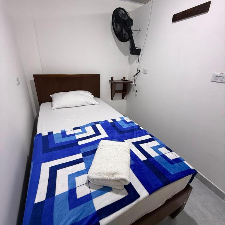 Hostal Ruta Cafetera - Habitación Individual Económica - 7