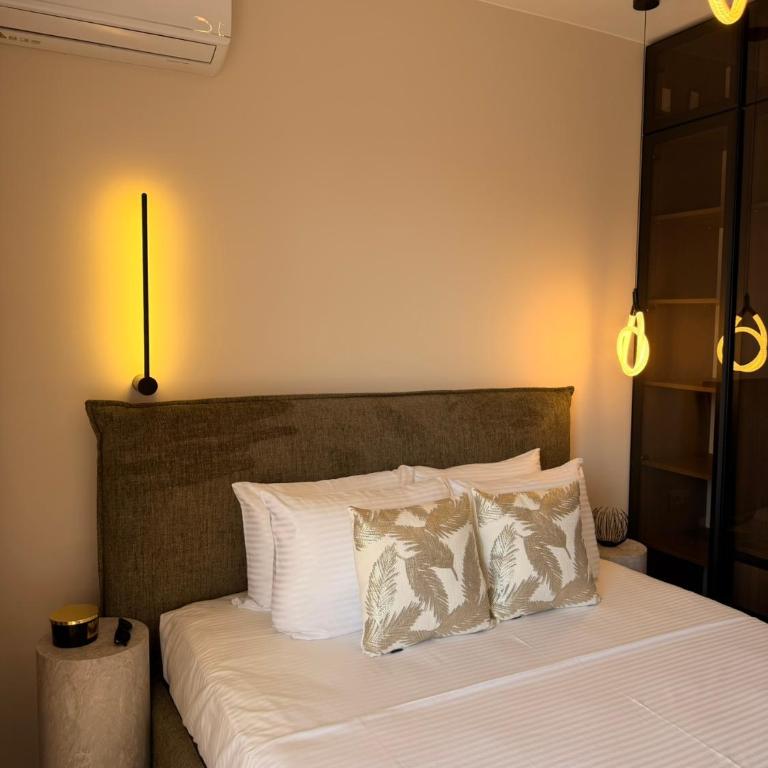 MD APARTMENTS - Deluxe Double Room with Balcony - 11