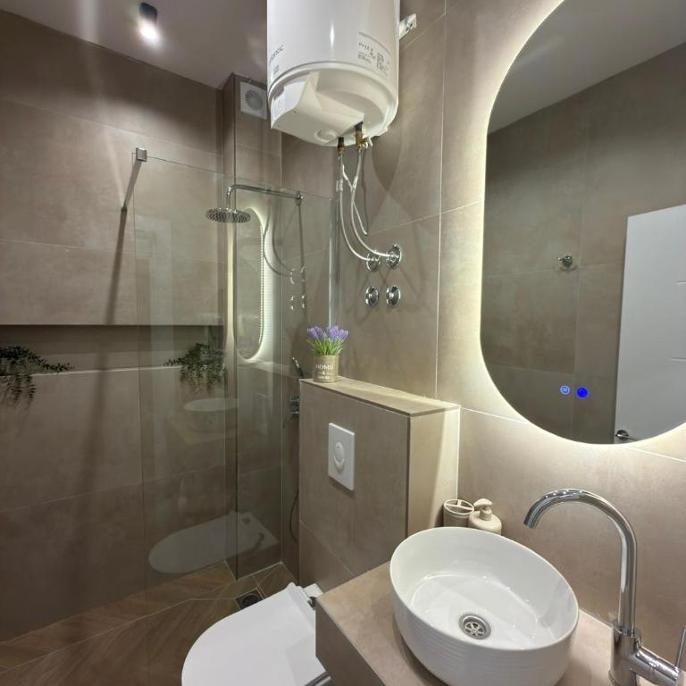 MD APARTMENTS - Deluxe Double Room with Balcony - 14