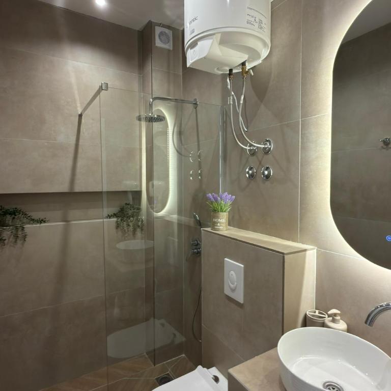 MD APARTMENTS - Deluxe Double Room with Balcony - 20
