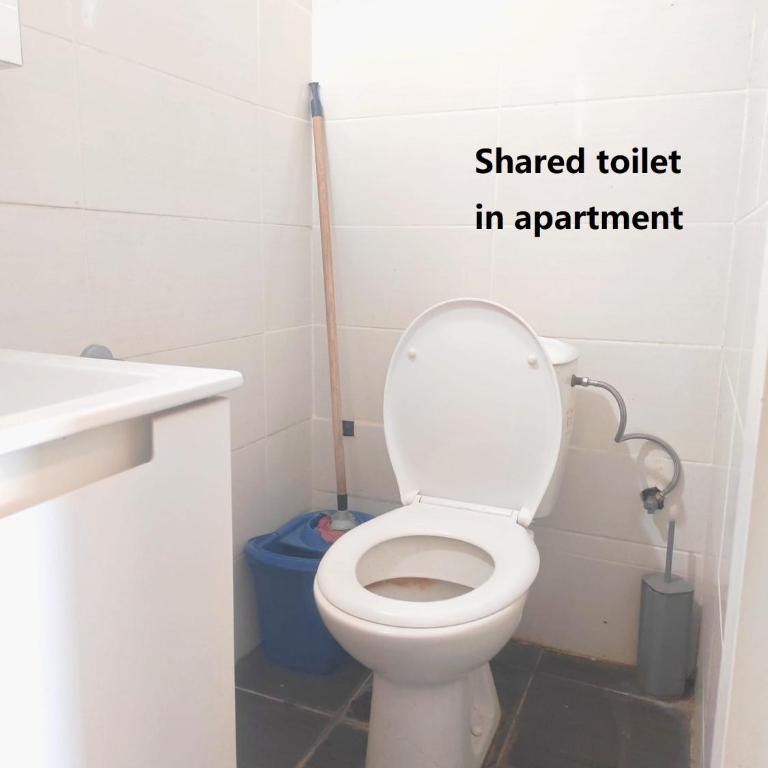 WM Simple Beds & Shared Bathrooms Hostel - Dvokrevetna Soba sa Bračnim Krevetom i Zajedničkim Kupatilom - 10