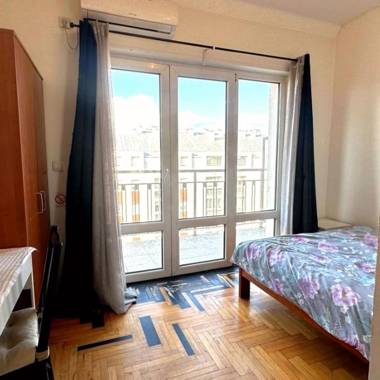 WM Simple Beds & Shared Bathrooms Hostel - Dvokrevetna Soba sa Bračnim Krevetom i Zajedničkim Kupatilom - 12