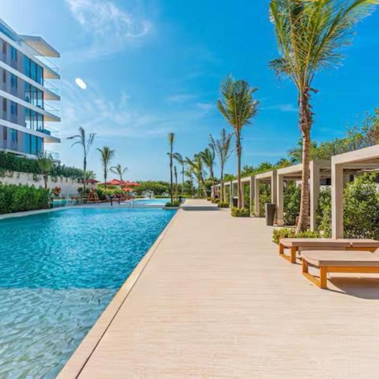 Oceanfront Residence at Exclusive Beach Club - Apartment with View and Balcony - 10