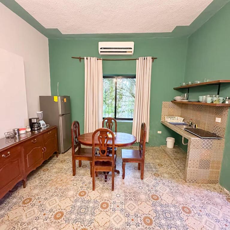 Loft ubicado a espaldas de Paseo de Montejo - One-Bedroom Apartment - 7