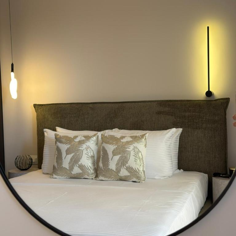 MD APARTMENTS - Deluxe Double Room with Balcony - 4