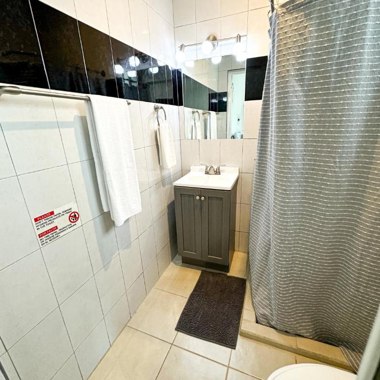 Hotel Allende - Habitación Triple con balcón - 10