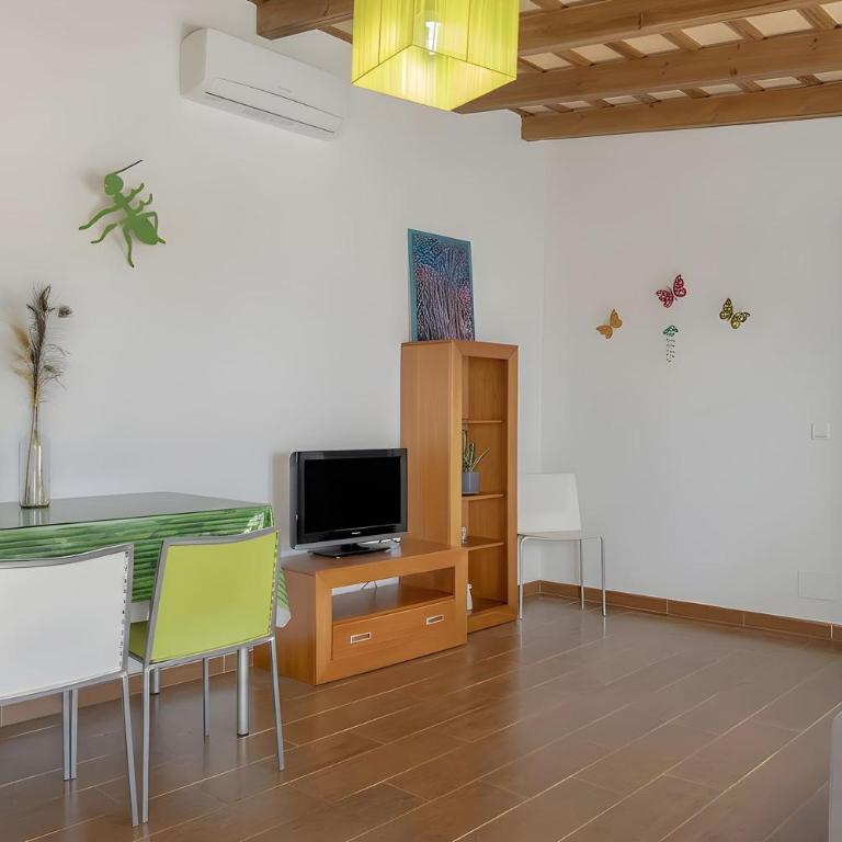 Casas con piscina compartidas Garaje y Wi-Fi - Casa con 1 Camera da Letto - 11