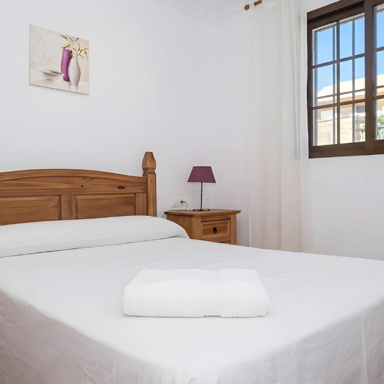 Casa con terraza cerca del pueblo solo alquilamos a familias - Maison de Vacances - 10