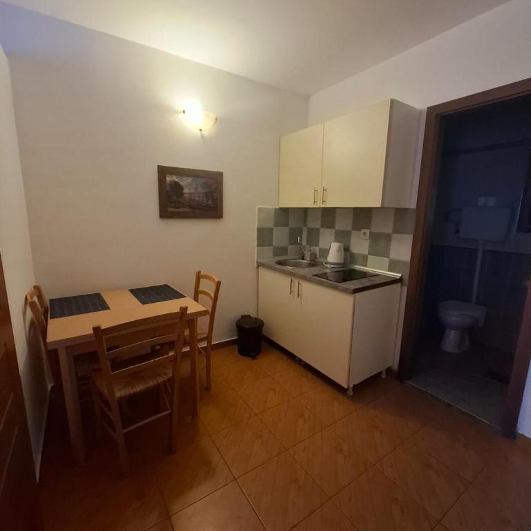 Apartments Tamara - Apartman s 1 Spavaćom Sobom, Balkonom i Pogledom na Grad (3 Odrasle Osobe) - 2