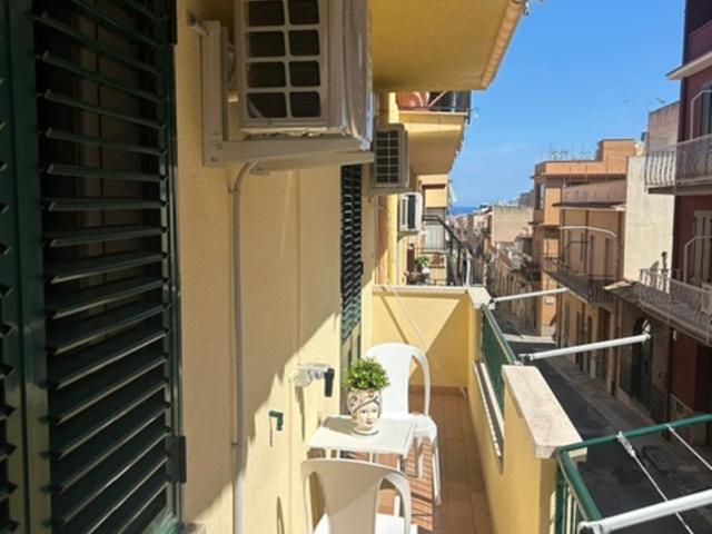 Enza HOUSE - Appartamento con 2 Camere da Letto - 1