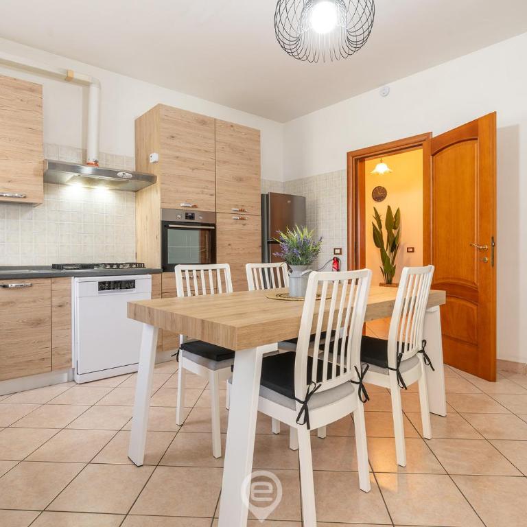 Estay - Domu Sant'Andrea - AirCon - WiFi - Balcony - Appartamento con 2 Camere da Letto e Balcone - 3