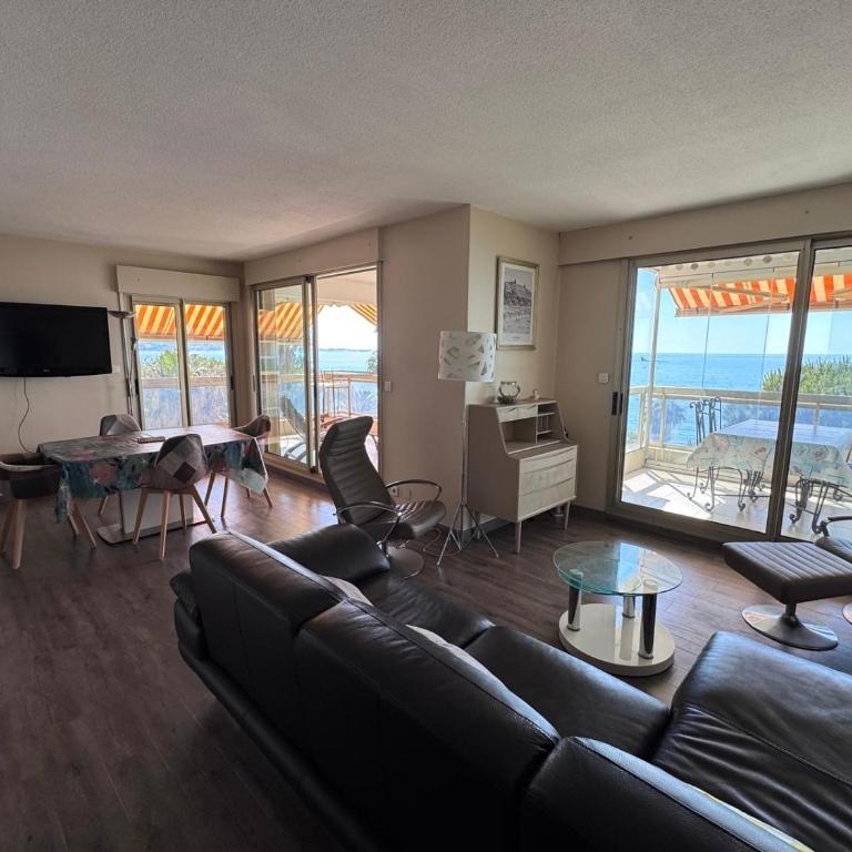 Côte d'Azur, vue mer & pieds dans l'eau - Appartement 2 Chambres - 3