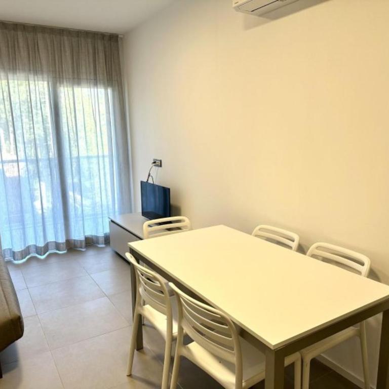 400m beach apartment with pool - Apartment - 7