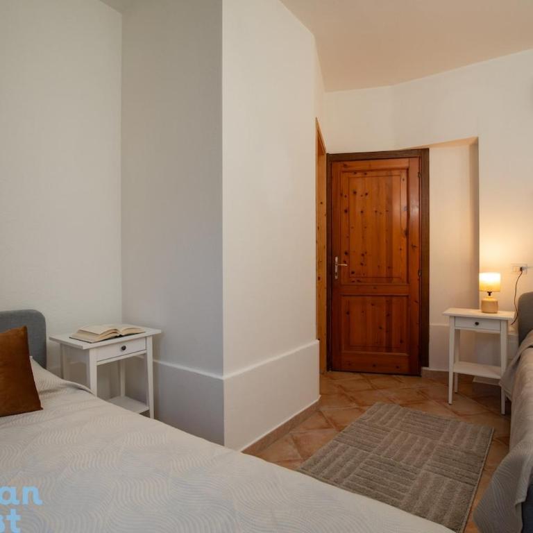 Casa Teresa - Family house, few steps from the sea - Four-Bedroom Apartment - 7