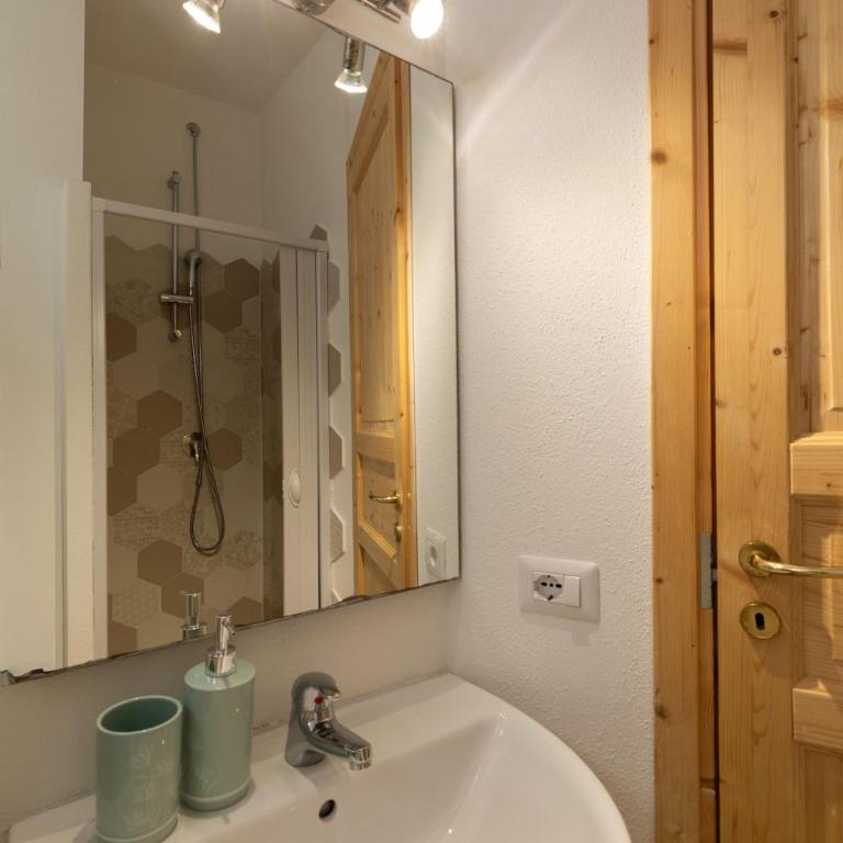 Casa Teresa - Family house, few steps from the sea - Four-Bedroom Apartment - 21